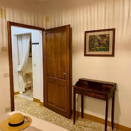 Dimora Del Poggio - Charming Historic Centre - 아파트 *
